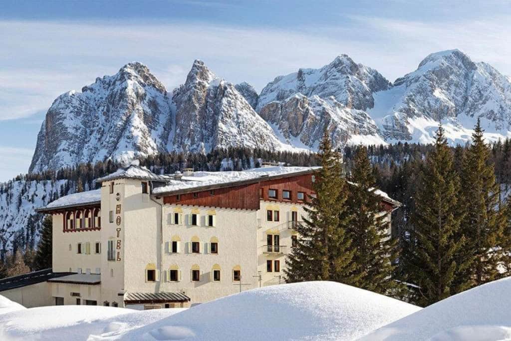 hotel passo tre croci cortina que faire dolomites