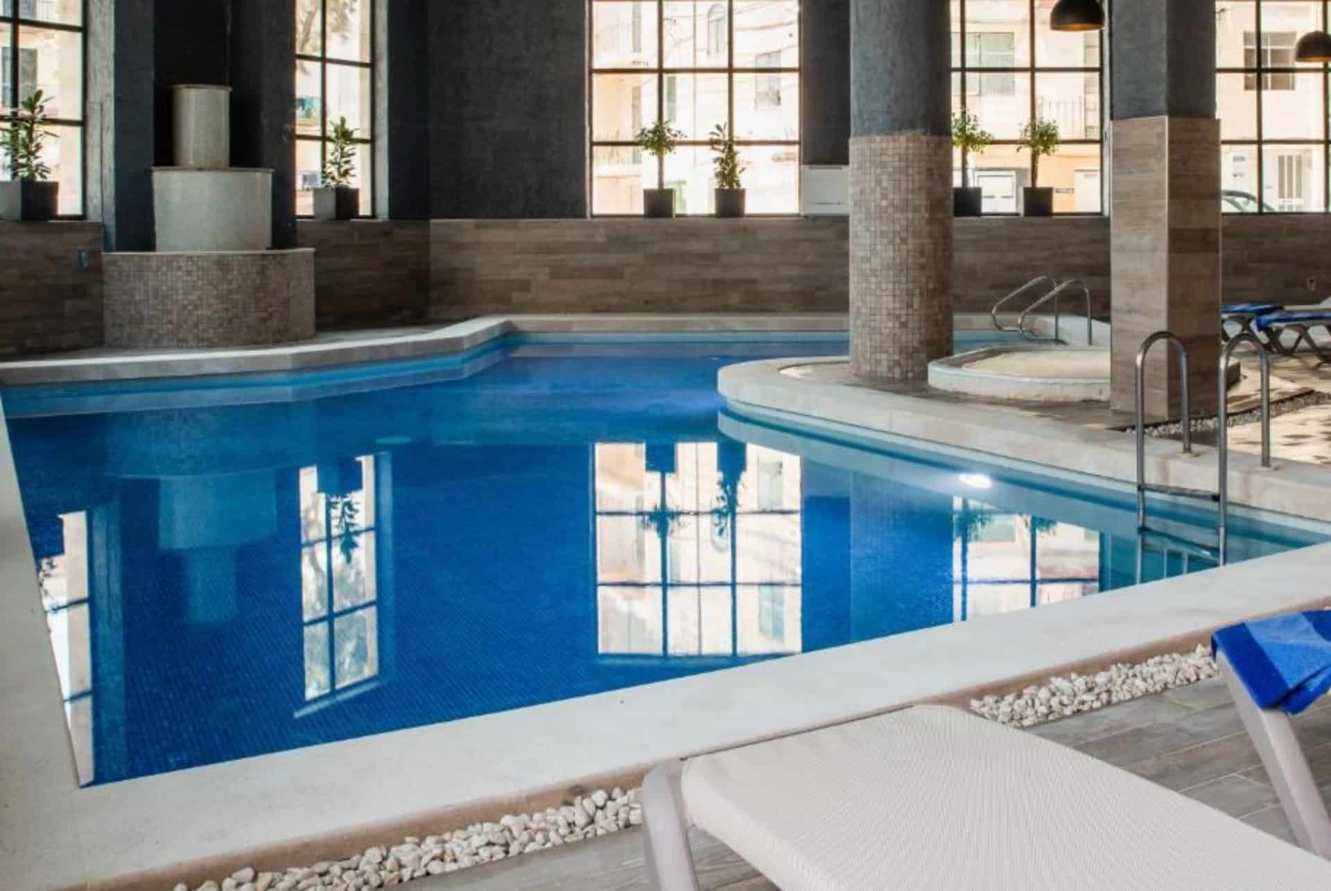 pebbles resort malte piscine