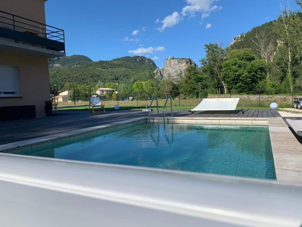 le long du verdon piscine