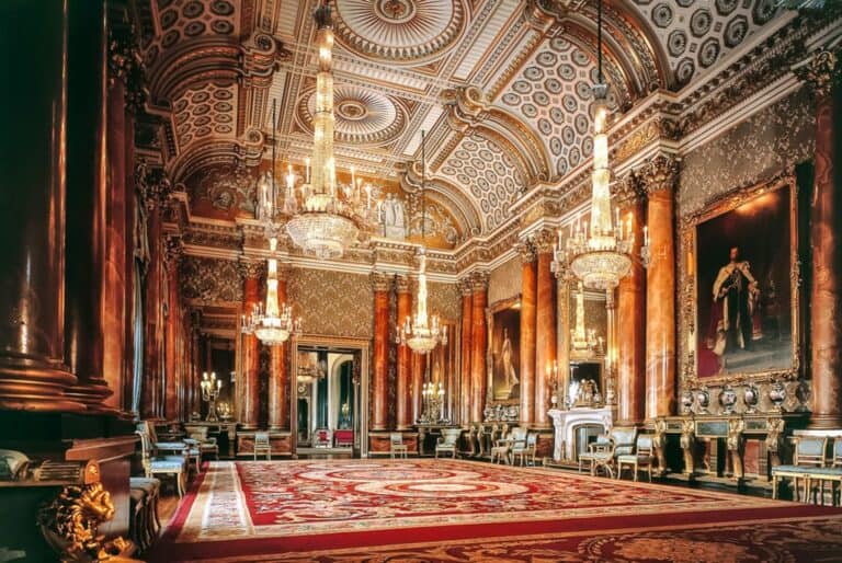 Entrée aux salles d'apparat de Buckingham Palace