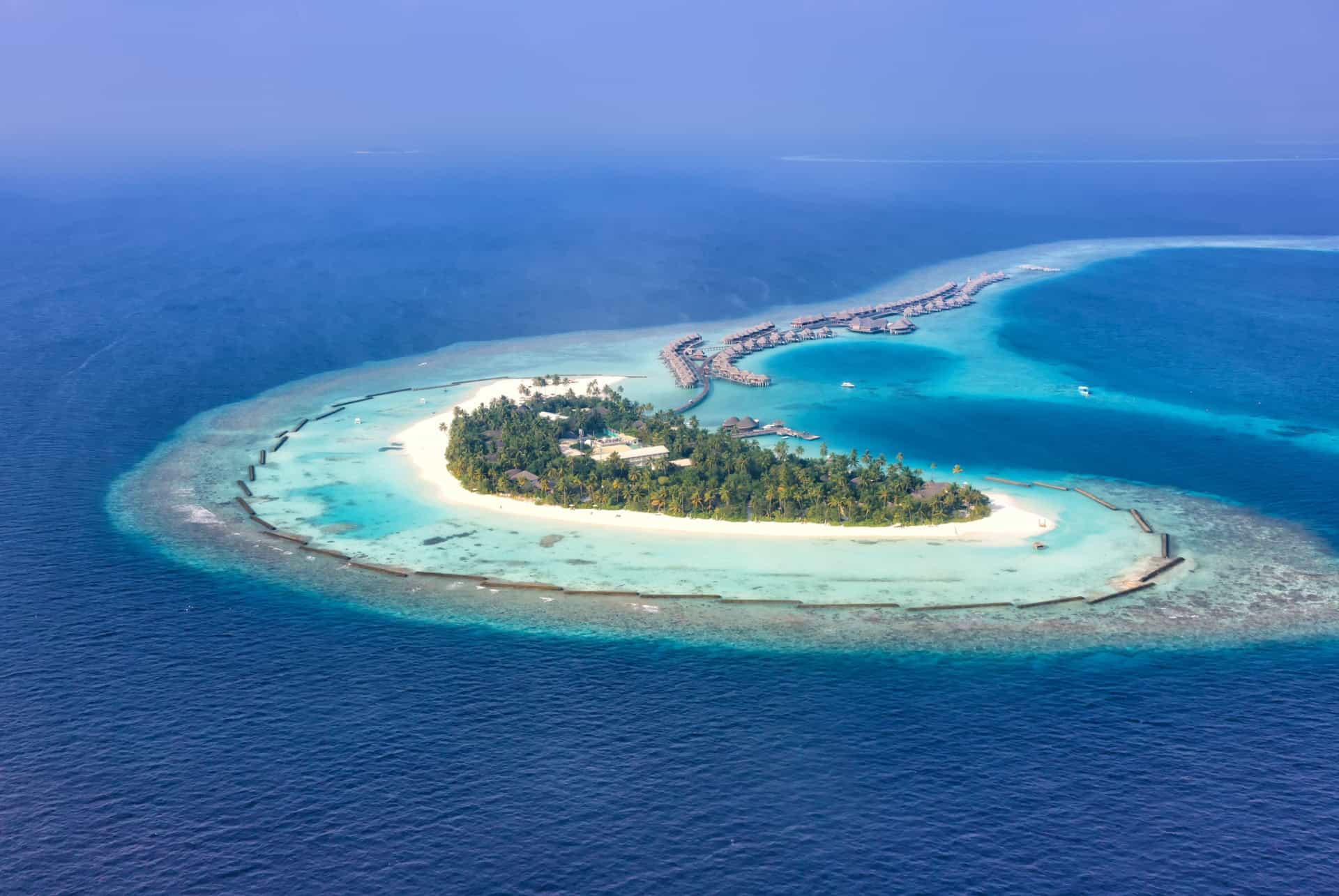 ile atoll ari maldives