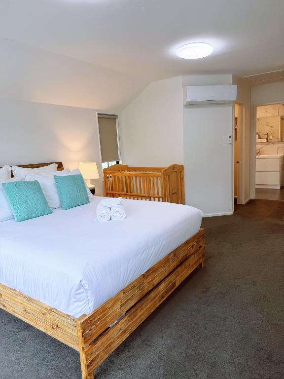 bright home travel service mt eden