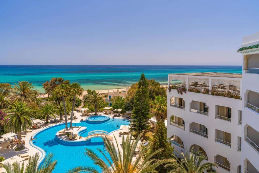 sol azur ou dormir en tunisie