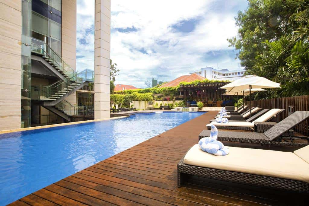 fraser residence menteng piscine