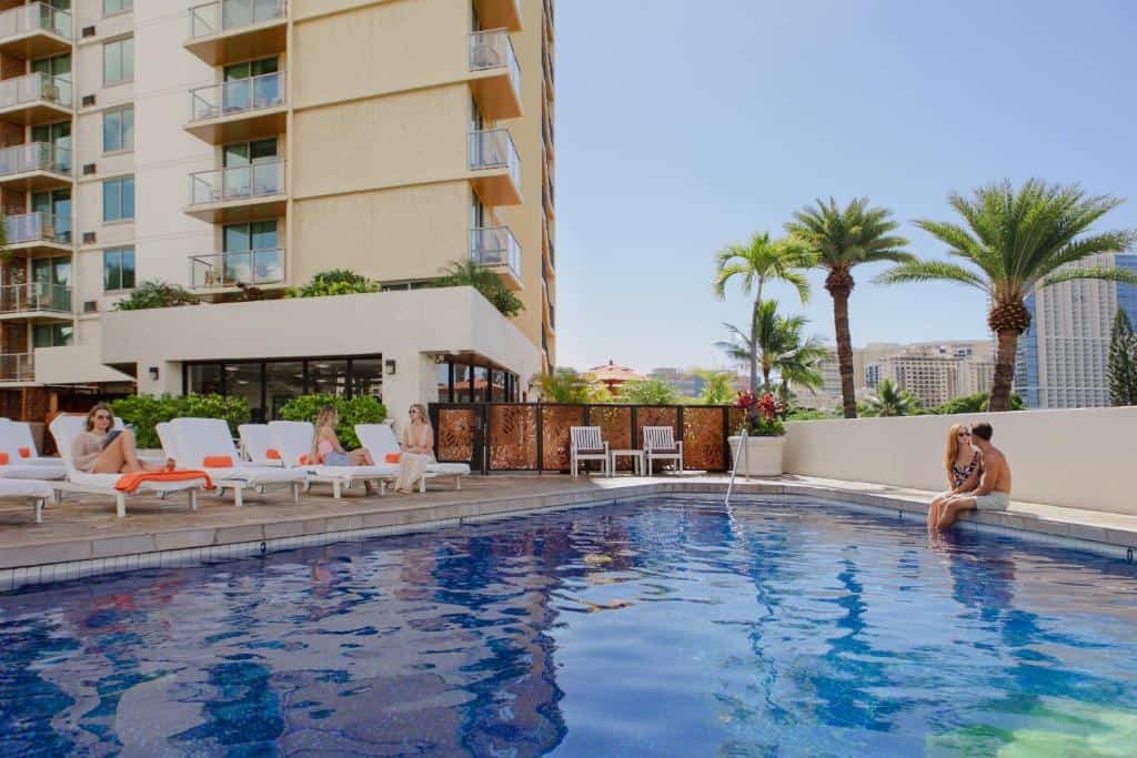 luana waikiki hotel suites honolulu